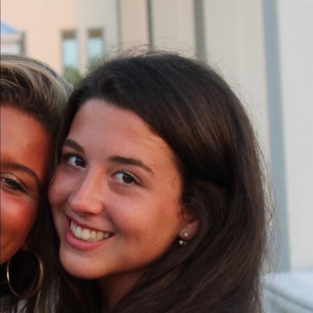 Meet your Posher, Hayley